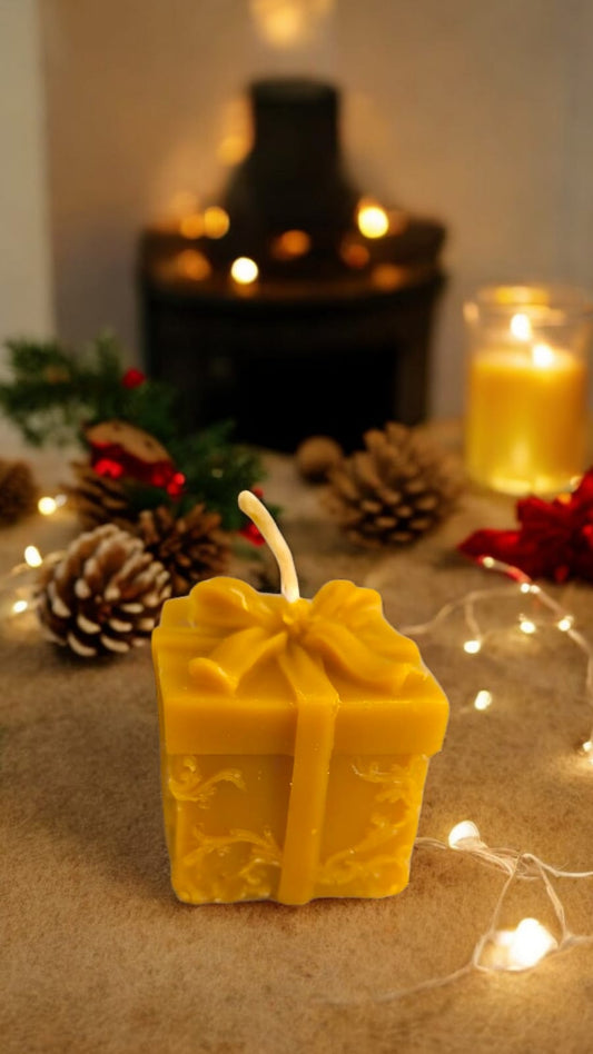 Beeswax present /gift Candle